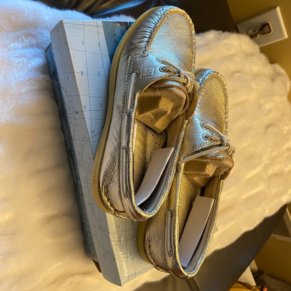 Sperry Topsider A/O Gold Metallic boat shoe 7.5